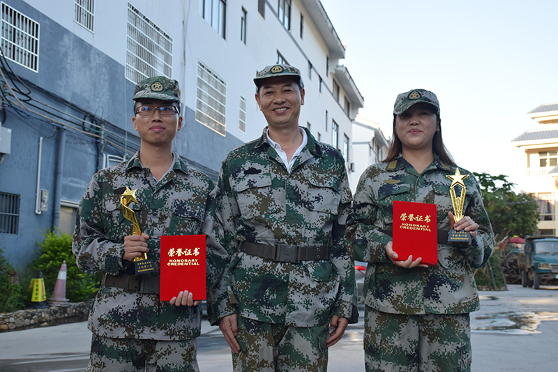 银河集团(galaxy)园区党委举办了以“不忘初心·牢记使命”为主题的主题党日活动